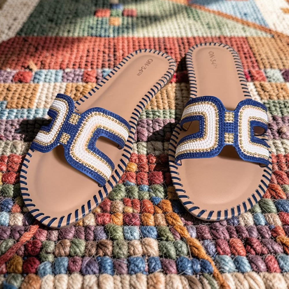 On 34TH NWT Sz 10 Women's Blue Cream & Gold Beaded Flat Sandals (SH270)